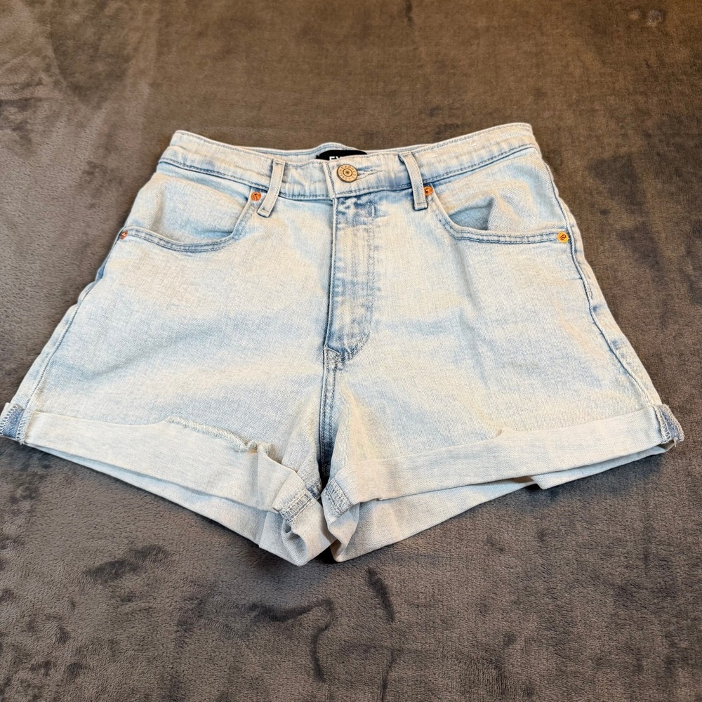 Express High Waisted Light Wash MOm Denim Shorts Rolled Cuffs Womens Size 6